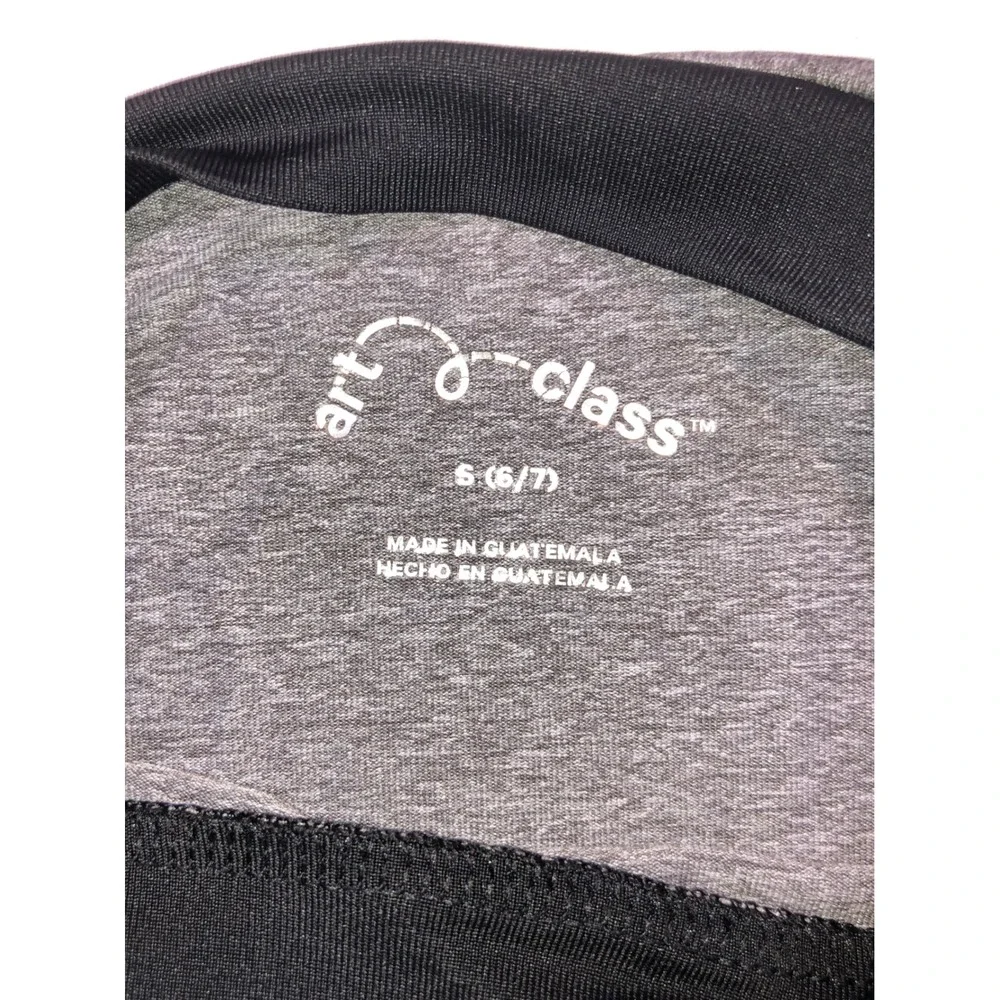 Art Class Kids Rash Guard and Shark Board Shorts Set Grey Black Size S 6/7